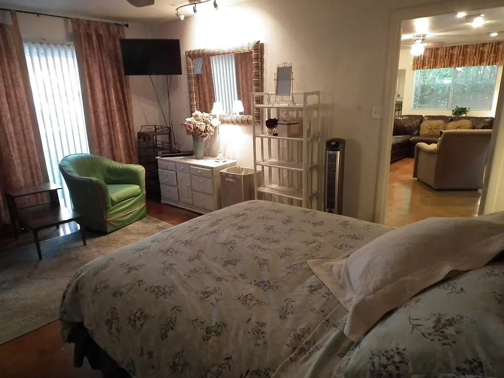 Raz Inn Central 凤凰城